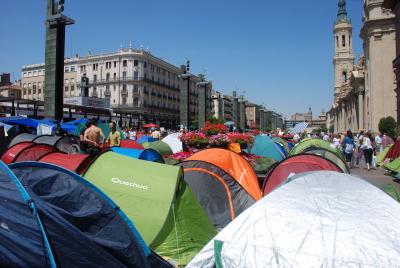 20110521185829-acampadazgz.jpg